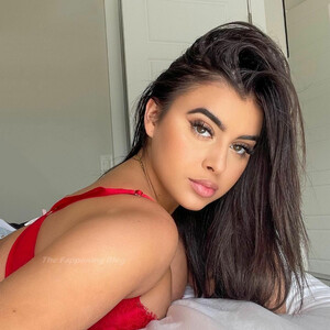 Nude Celeb Kalani Hilliker 003 pic