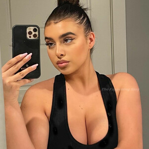 Celebrity Nude Pic Kalani Hilliker 013 pic