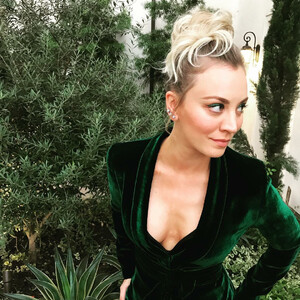 Nude Celebrity Picture Kaley Cuoco 002 pic