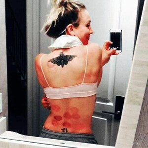 Celebrity Naked Kaley Cuoco 067 pic