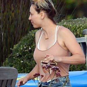 Nude Celeb Pic Kaley Cuoco 089 pic