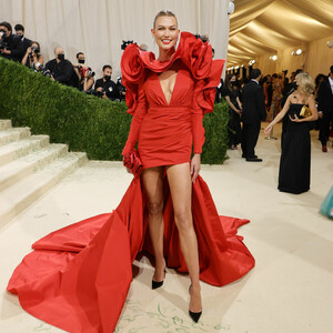 Naked celebrity picture Karlie Kloss 014 pic