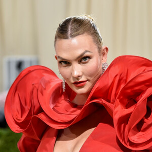 Celeb Naked Karlie Kloss 021 pic