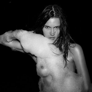 Famous Nude Karol Jaramillo 013 pic