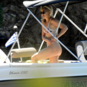 Free Nude Celeb Kate Hudson 004 pic