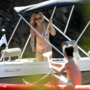 Celeb Naked Kate Hudson 007 pic