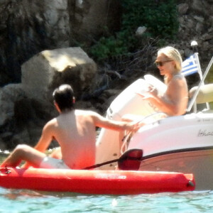 nude celebrities Kate Hudson 009 pic
