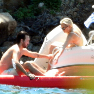 Naked Celebrity Pic Kate Hudson 010 pic