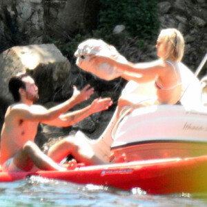 Naked celebrity picture Kate Hudson 012 pic