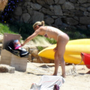 Famous Nude Kate Hudson 025 pic