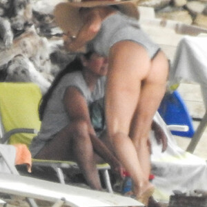 Naked celebrity picture Kate Hudson 021 pic