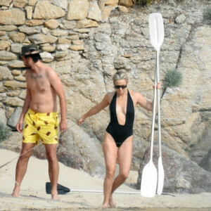 Free Nude Celeb Kate Hudson 036 pic