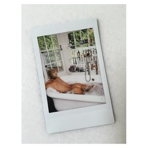 Kate Hudson Nude (1 Photo) – Leaked Nudes