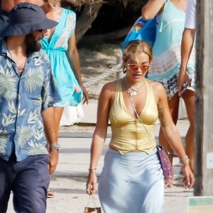 Kate Moss & Rita Ora Meet for Lunch During Their Spanish Holiday (25 Photos) – Leaked Nudes