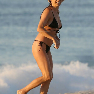 Kate Walsh Enjoys a Day at the Beach with a New Man (66 Photos) – Leaked Nudes