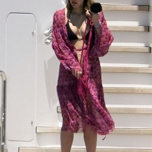 Real Celebrity Nude Katharine McPhee 007 pic