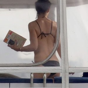 Celebrity Leaked Nude Photo Katie Holmes 010 pic