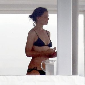 Naked Celebrity Pic Katie Holmes 013 pic