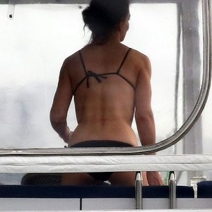 Leaked Celebrity Pic Katie Holmes 016 pic