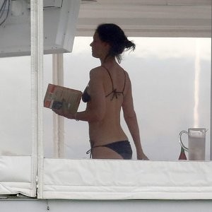 Naked Celebrity Pic Katie Holmes 027 pic