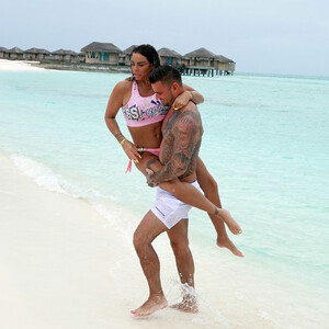 Katie Price & Carl Woods Make a Splash in the Sea in the Maldives (65 Photos) - Leaked Nudes