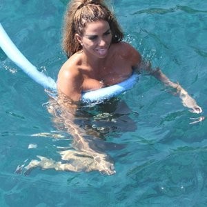 Leaked Celebrity Pic Katie Price 041 pic