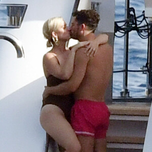 Celebrity Nude Pic Katy Perry 016 pic