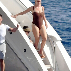 Nude Celeb Pic Katy Perry 043 pic