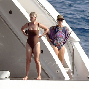 Famous Nude Katy Perry 053 pic