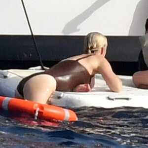Naked celebrity picture Katy Perry 054 pic
