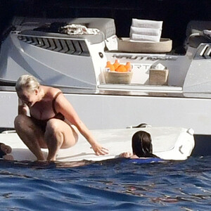 celeb nude Katy Perry 058 pic