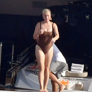 Nude Celeb Pic Katy Perry 073 pic
