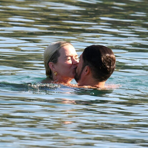 Free nude Celebrity Katy Perry 020 pic