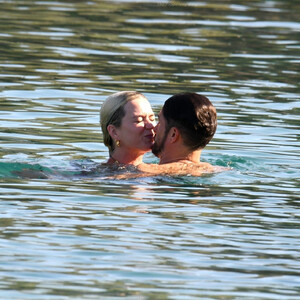Naked celebrity picture Katy Perry 025 pic