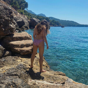 Naked Celebrity Pic Kelly Brook 009 pic