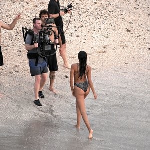 Free nude Celebrity Kelly Gale 013 pic