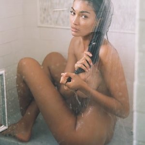 Celeb Nude Kelly Gale 001 pic