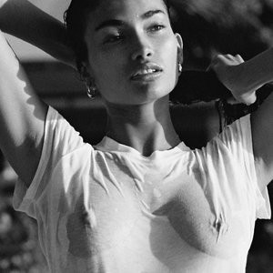 Celebrity Naked Kelly Gale 001 pic