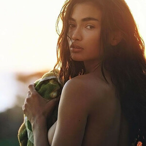 Naked Celebrity Pic Kelly Gale 029 pic