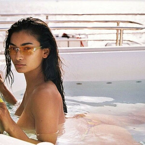 Nude Celeb Pic Kelly Gale 038 pic