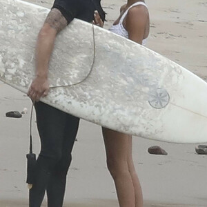 Free nude Celebrity Kelly Gale 004 pic