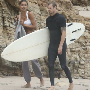 Naked celebrity picture Kelly Gale 030 pic