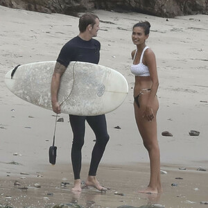 Free Nude Celeb Kelly Gale 050 pic