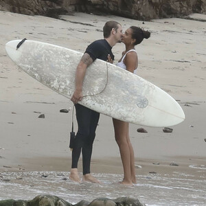 Naked Celebrity Kelly Gale 062 pic