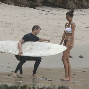 Naked celebrity picture Kelly Gale 068 pic