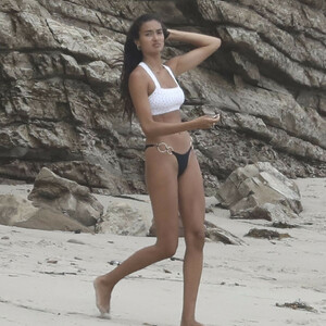 Naked Celebrity Pic Kelly Gale 083 pic