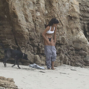 Famous Nude Kelly Gale 087 pic