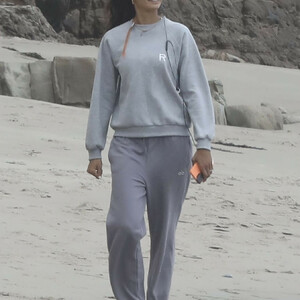 Free nude Celebrity Kelly Gale 089 pic