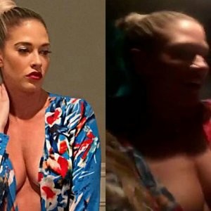 Kelly Kelly (WWE) Boob Flash (3 Pics + Gif) - Leaked Nudes