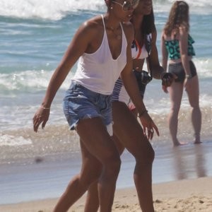 Naked celebrity picture Kelly Rowland 014 pic